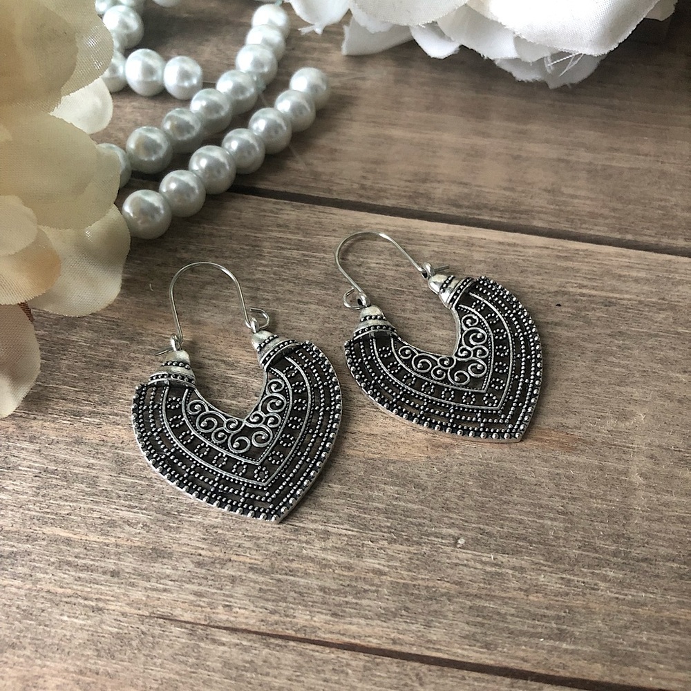 𝙽𝙴𝚆 Boho Fashion Earrings - Picture 5 of 7